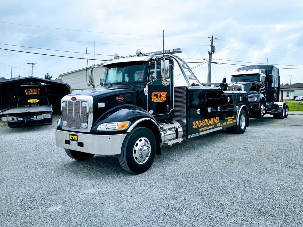 bobtail towing, heavy wrecker service, glasgow, ky, CTS Towing & Recovery