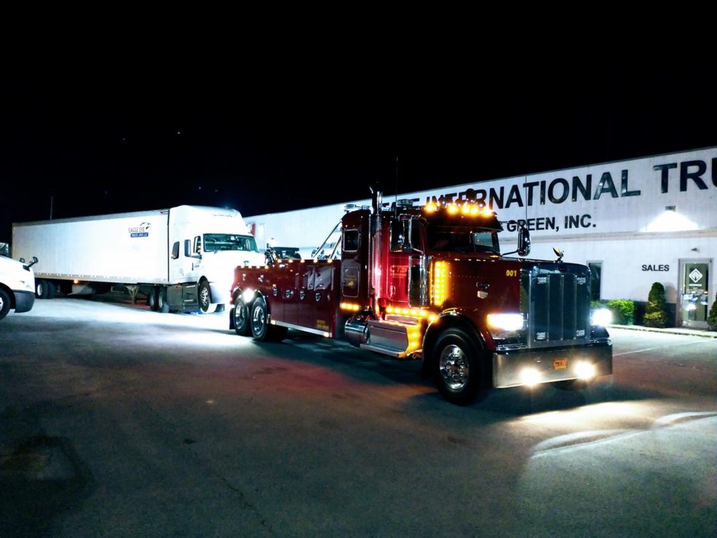 semi towing, heavy wrecker service, glasgow, ky, CTS Towing & Recovery